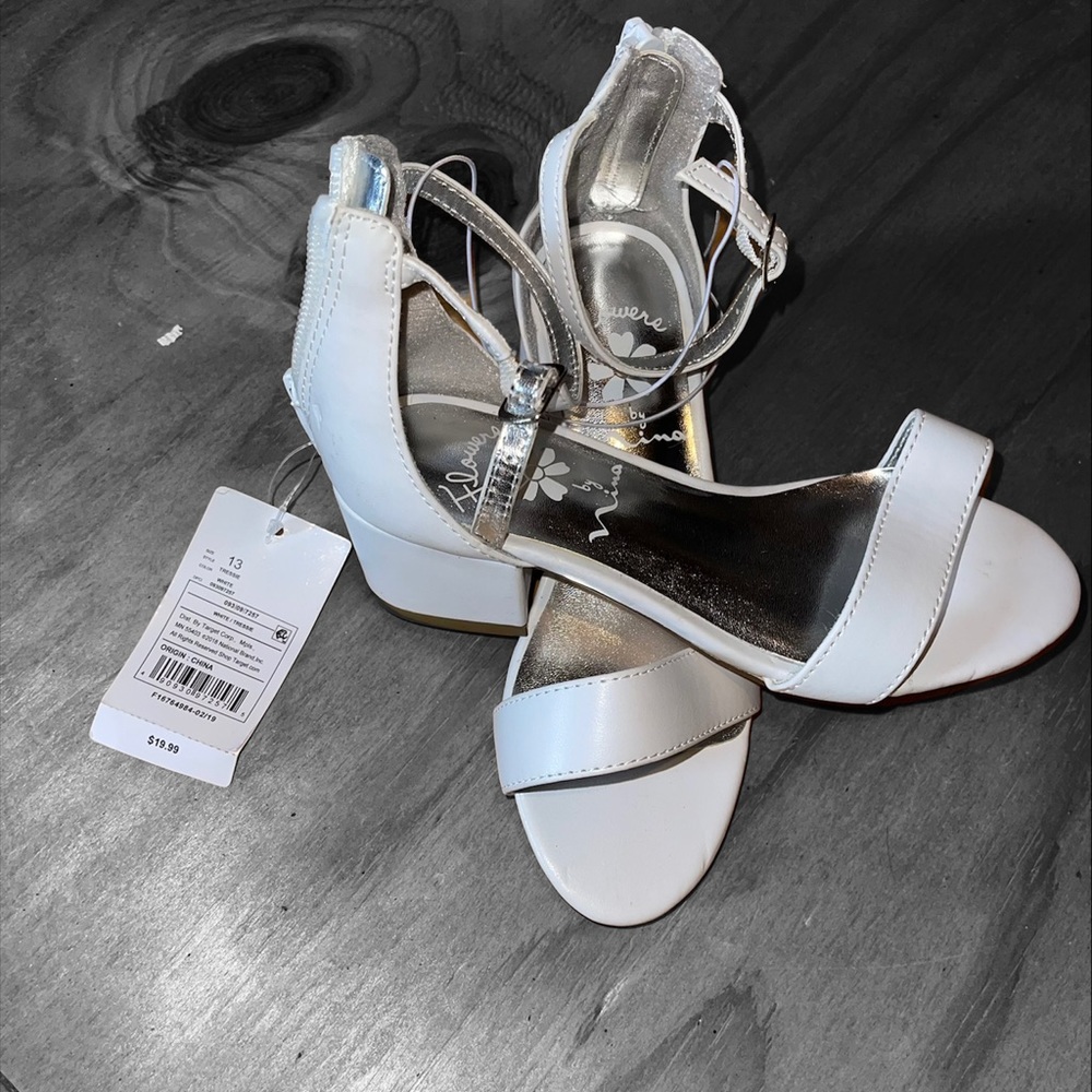 BNWT White little Girls shoes size 13